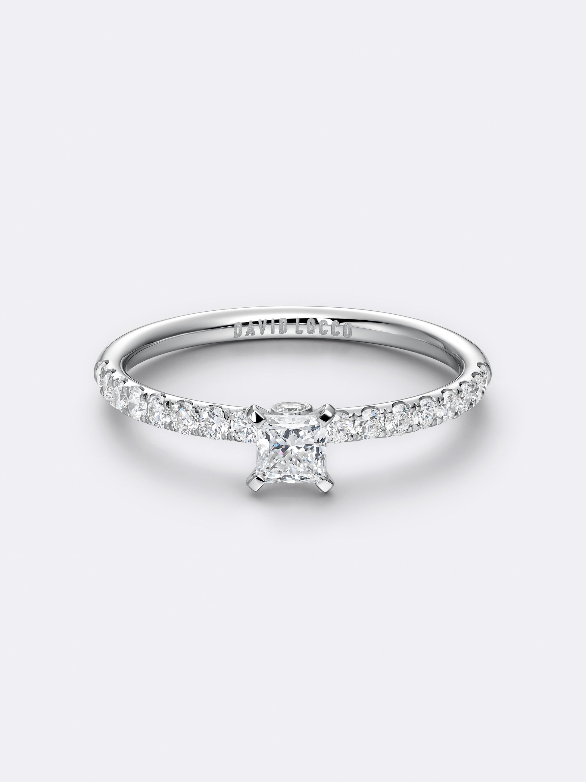 PETITE DAPHNE RING