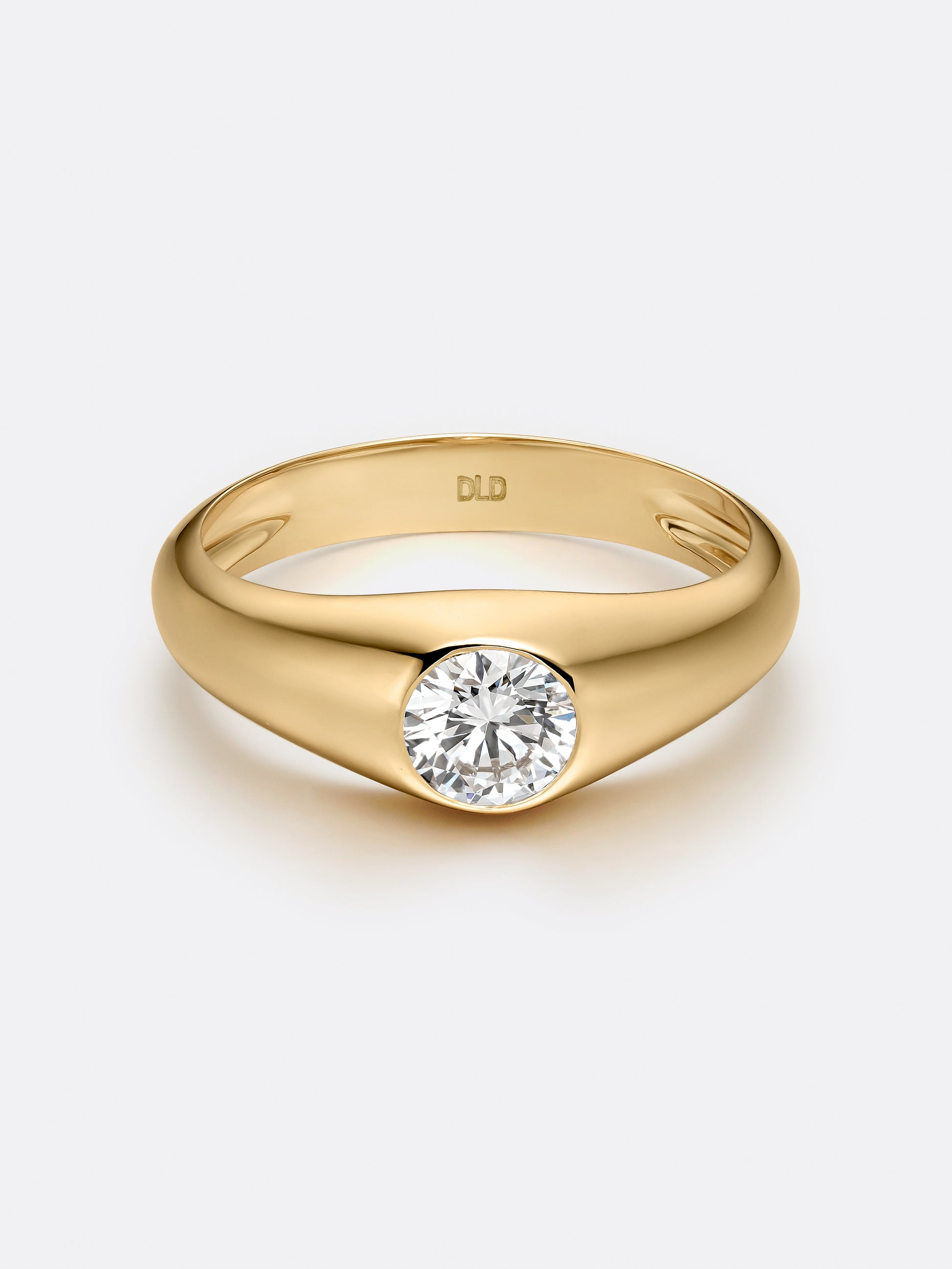 ROUND SIGNET RING