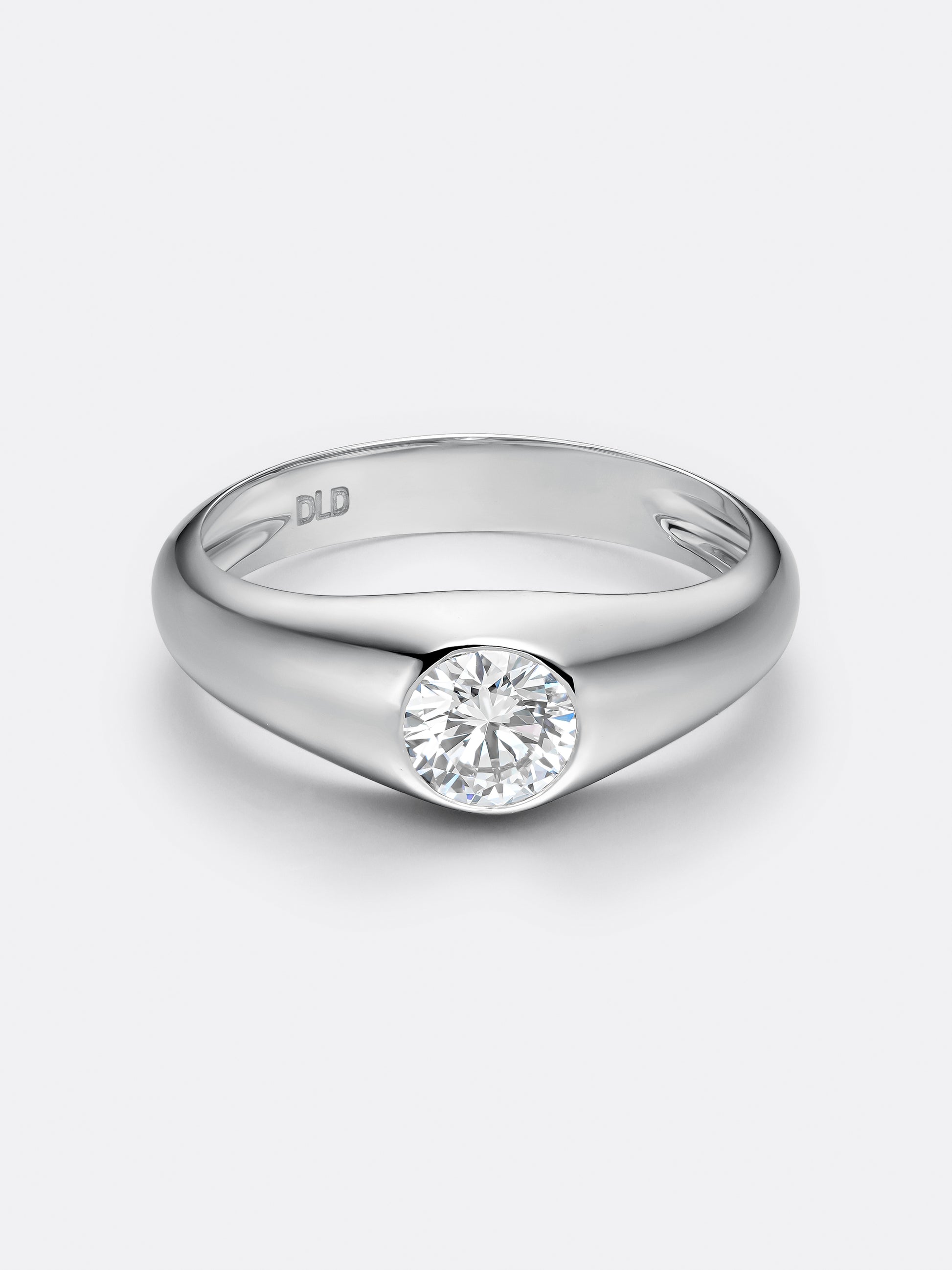 ROUND SIGNET RING