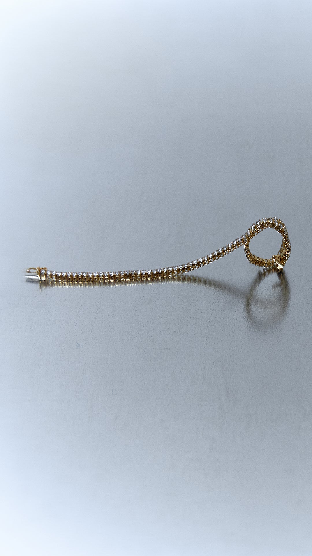 HALO PEAR NECKLACE - Yellow Gold