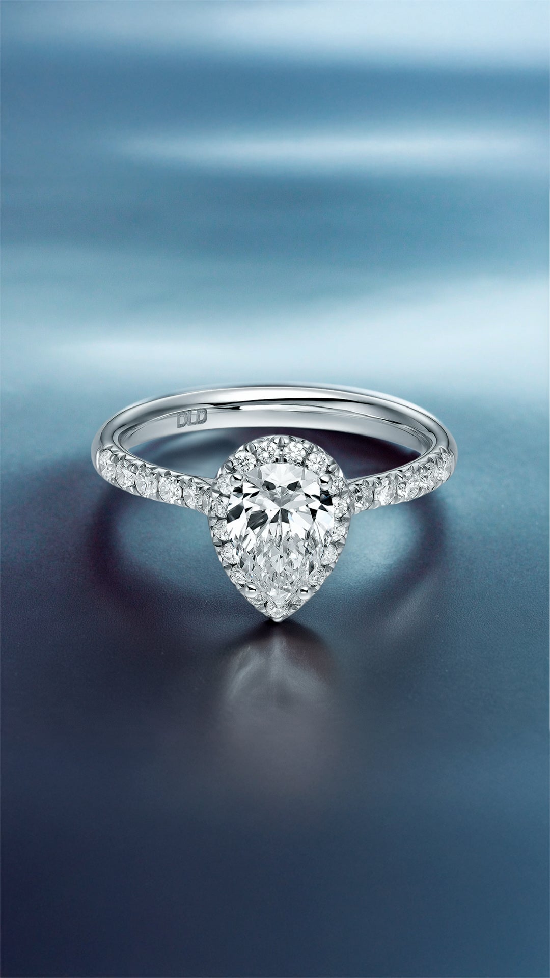 HALO PEAR RING - White Gold