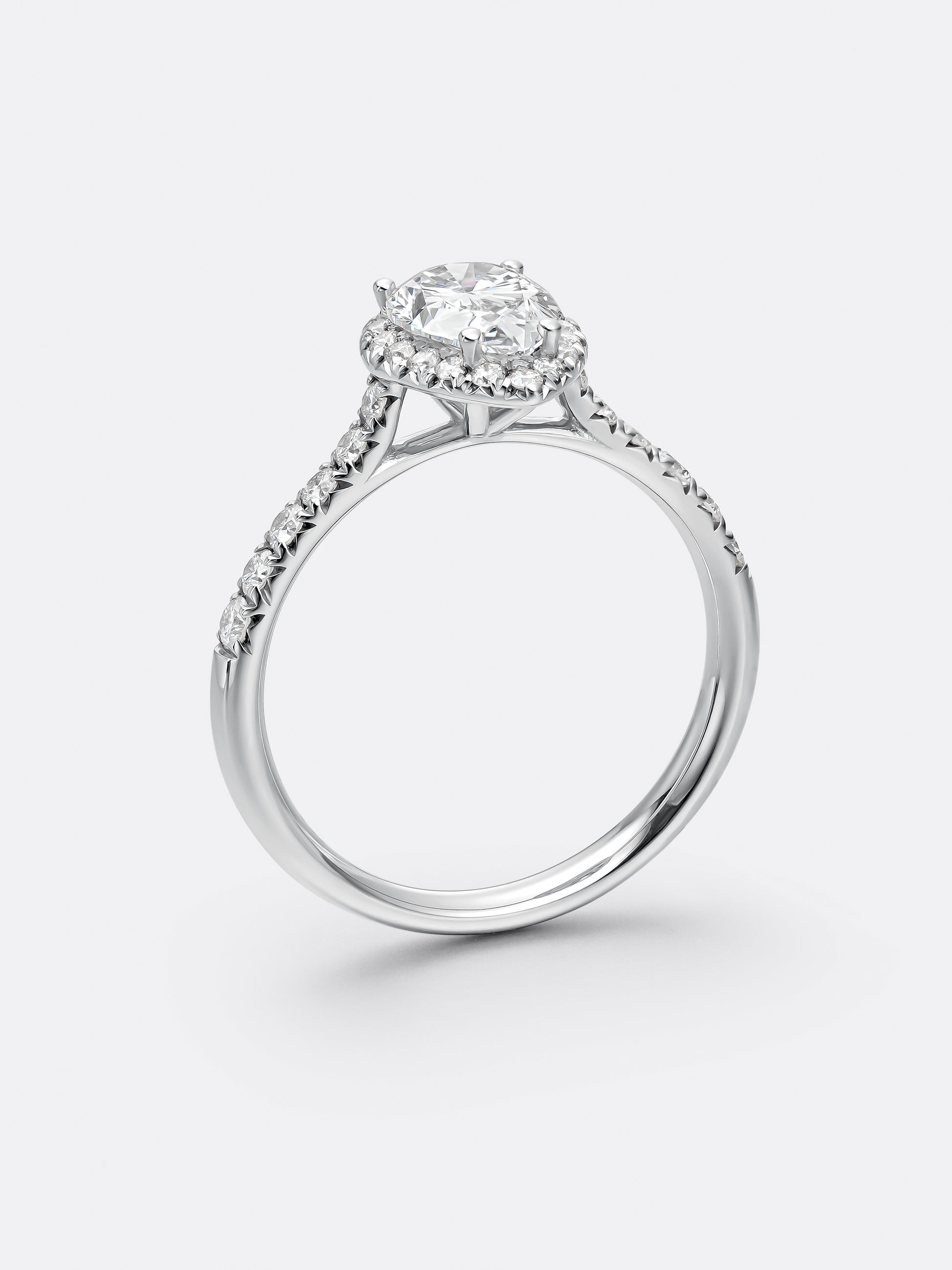 HALO PEAR RING