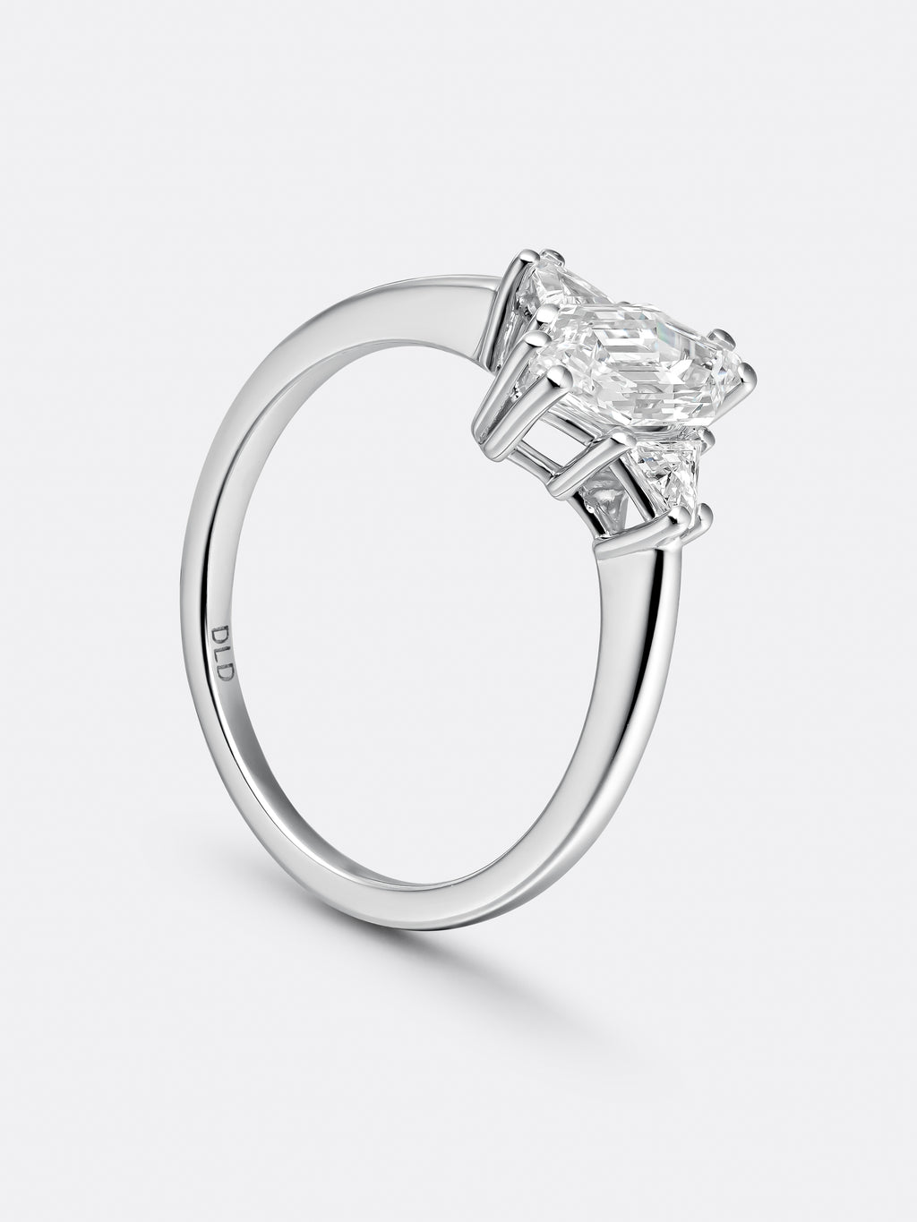 RARE CENTRAL LONG HEXAGONAL RING