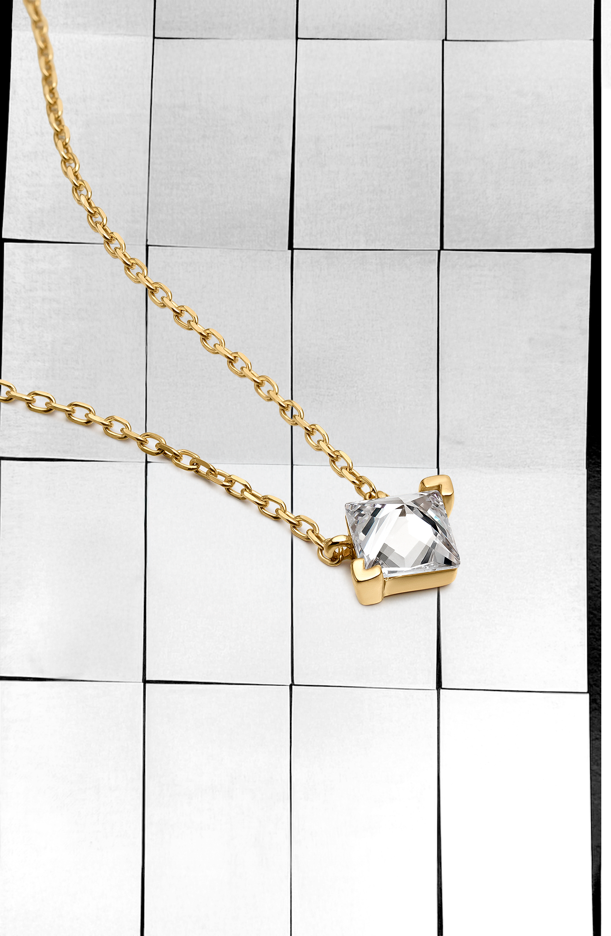 TURN SOLITAIRE NECKLACE YELLOW GOLD